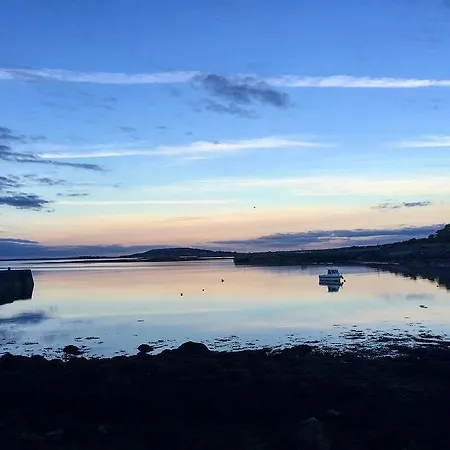 Burren Atlantic & Hotell 3*